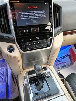 تۆیۆتا لاند کروزەر